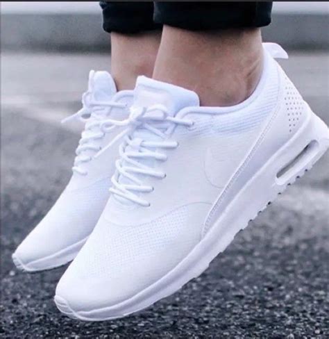 witte dames nike sneakers sale|white nike women's shoes.